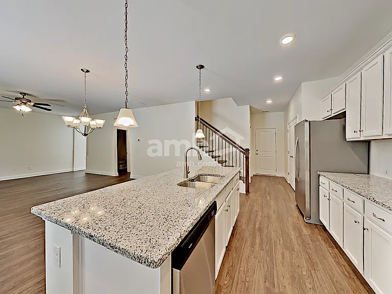 256 Lake Vista Dr — Photo 4