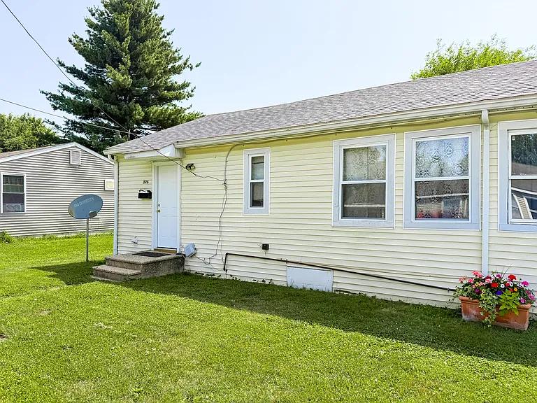 228 Hollingsworth Mnr #228 — Photo 1