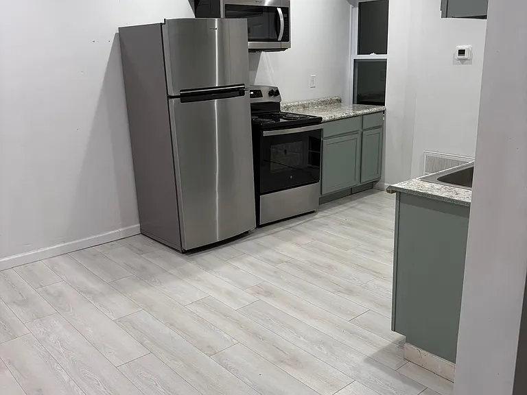 1133 Merchant St — Photo 3