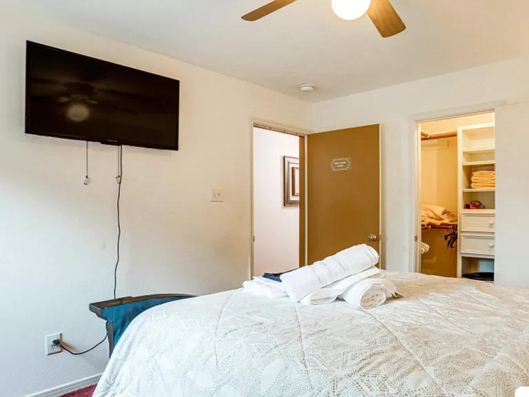 12210 Glen Crossing Cir — Photo 1