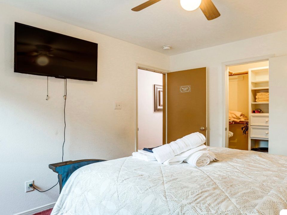 1st image of 12210 Glen Crossing Cir