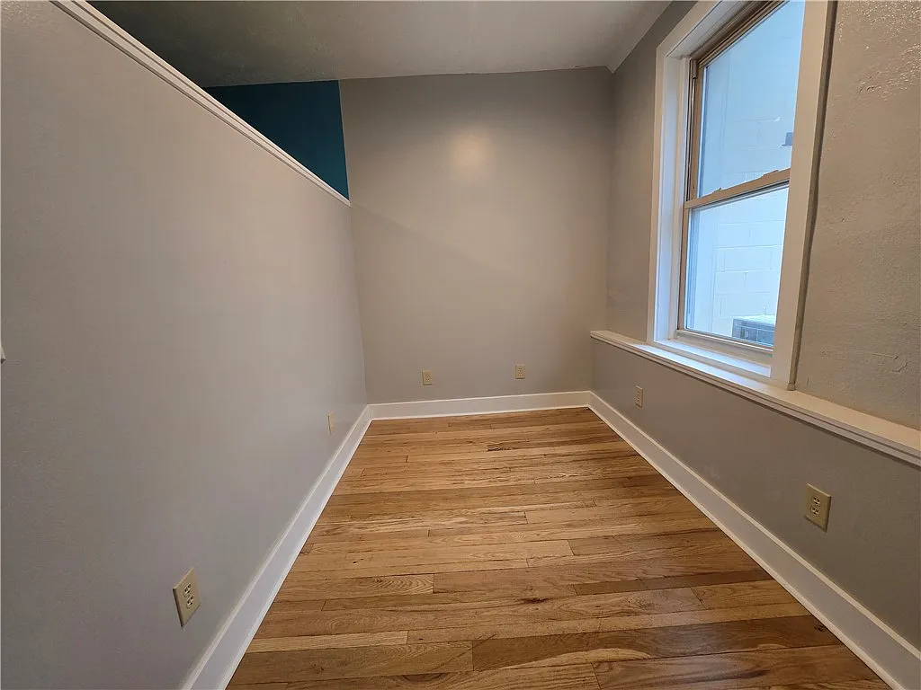 Studio, 1.0 bath, 11232 sqft, $1,000 — Photo 4