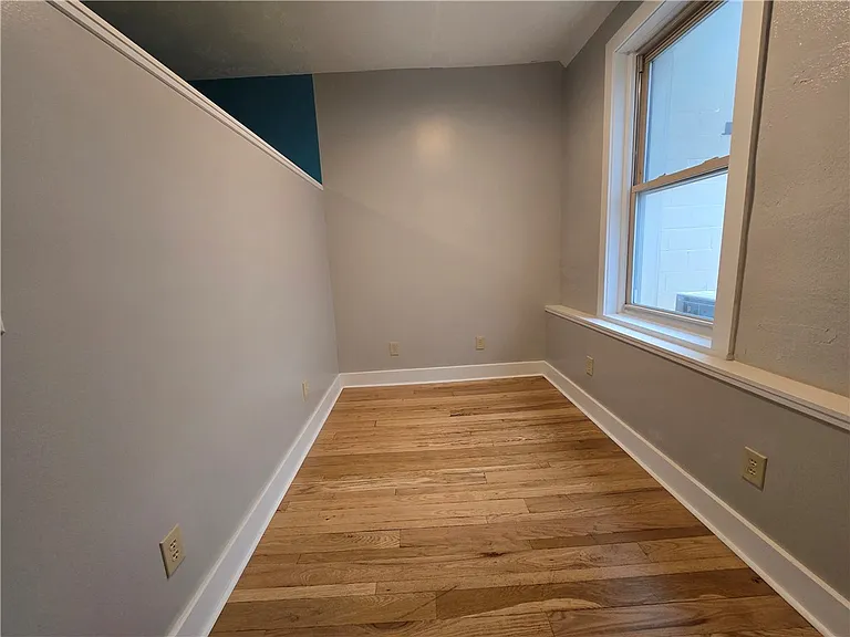 27 E Main St #202 — Photo 4