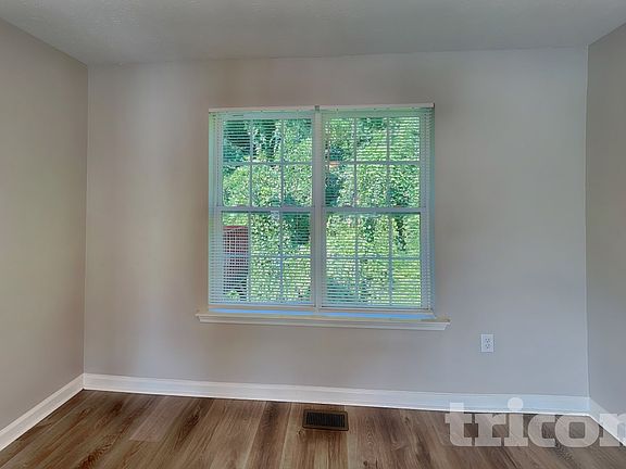 5th image of 63 Twin Oaks Trl