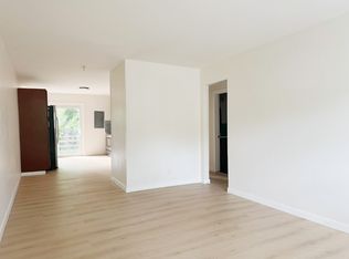 907 N Fairlawn Cir E #907, Evansville, IN 47711