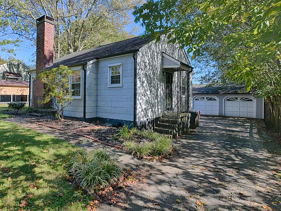 2nd image of 208 Colonial Dr