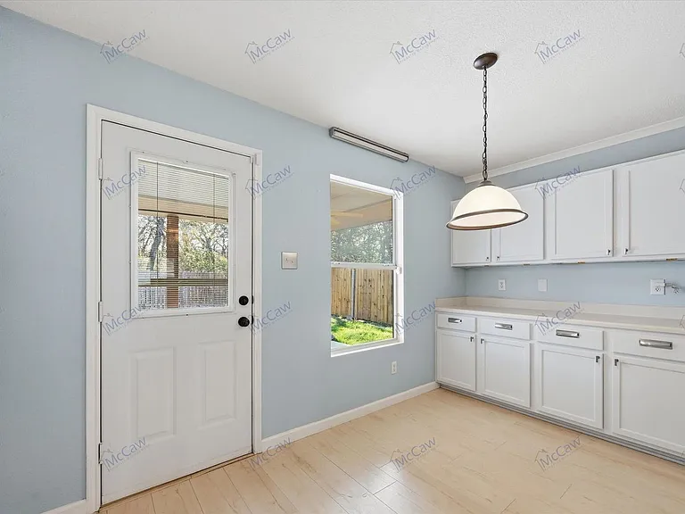 8401 Swan Park Dr — Photo 9