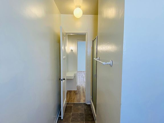 3rd image of 1814 Oak St