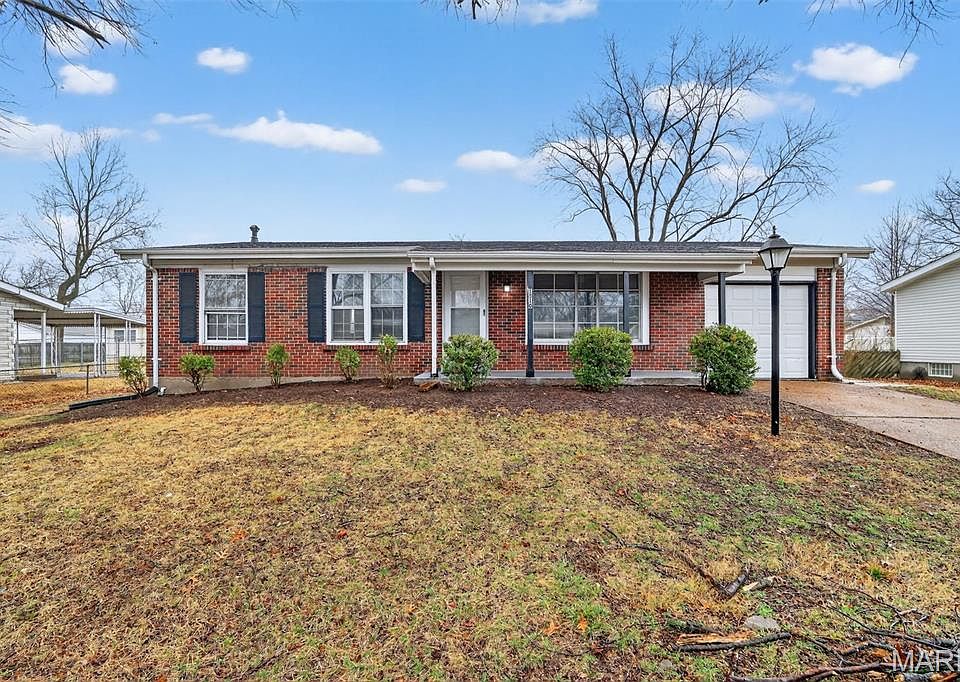 1st image of 1310 Petite Dr