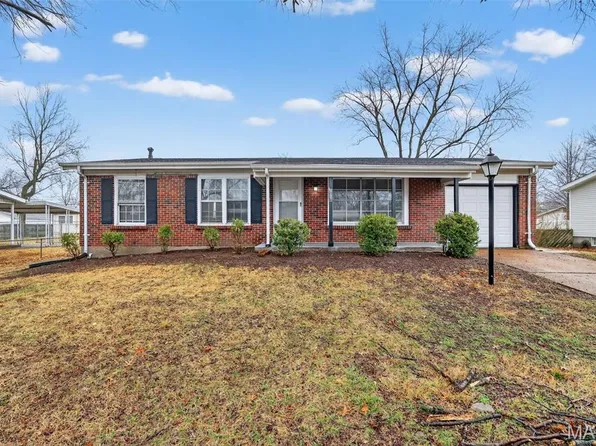 1310 Petite Dr, Saint Louis, MO 63138