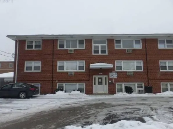 10123 Hartford Ct, Schiller Park, IL 60176