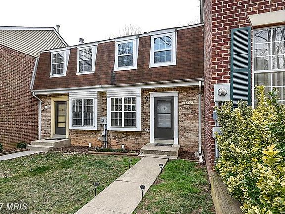 3rd image of 13607 Deerwater Dr #8