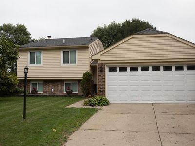 1424 Rue Deauville Blvd, Ypsilanti, MI, 48198