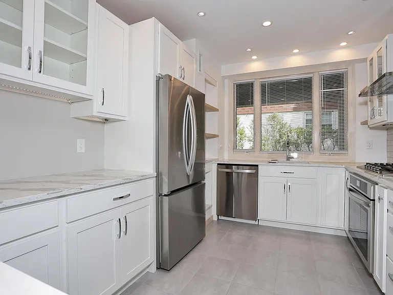 25 Bogert Pl #1 — Photo 9