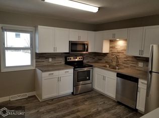 624 E 3rd St, Carroll, IA 51401