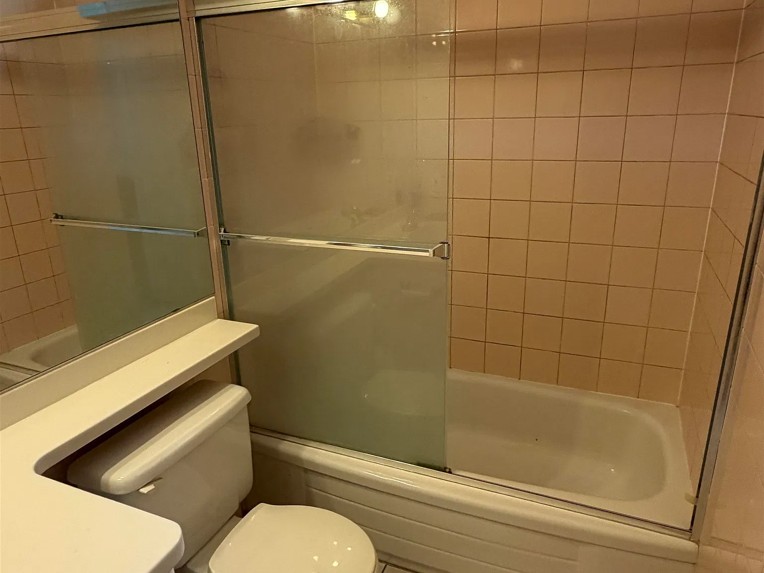 2 bed, 1000 sqft, $2,200 — Photo 3