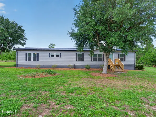 1953 Raybon Rd W, Hoboken, GA 31542