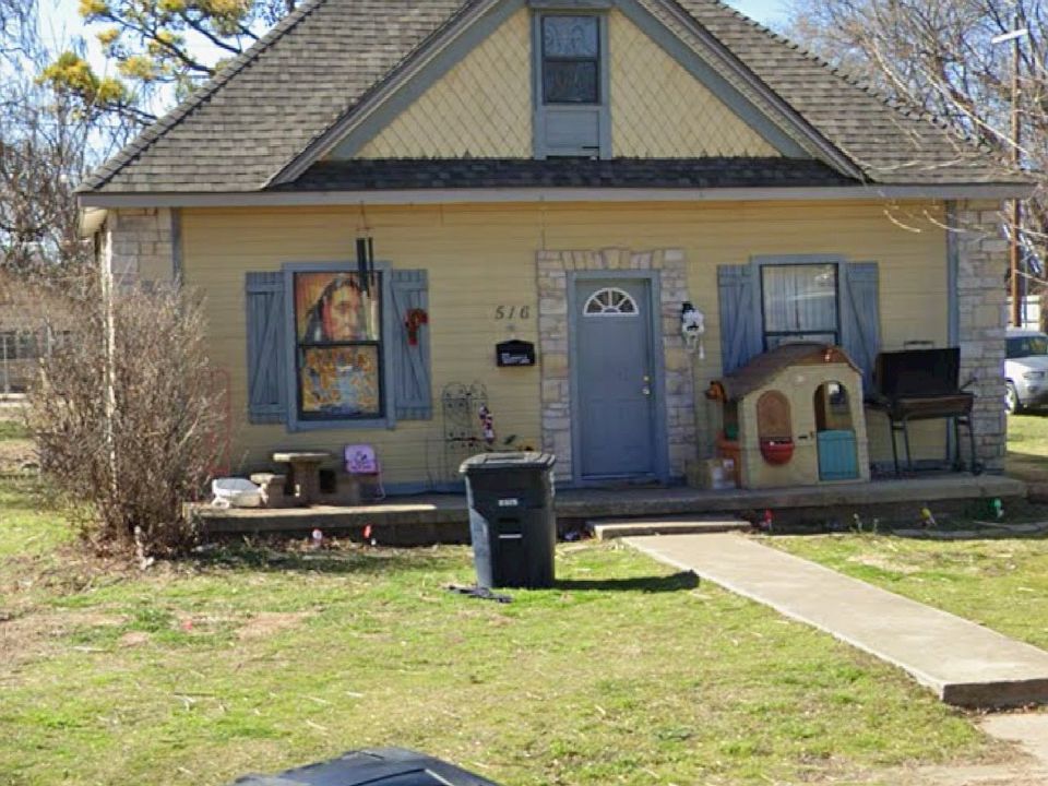 1st image of 516 N Louisa Ave