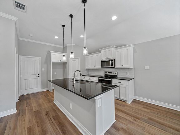 5th image of 7702 Grant Ln
