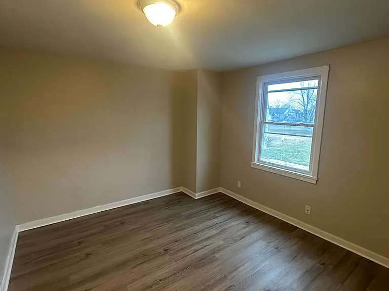 40-50 Lardner Ct — Photo 6