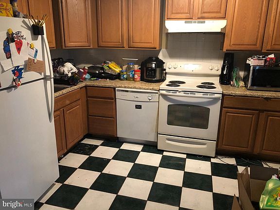 5th image of 2818 Hawthorn Ct
