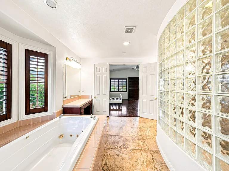 4963 Lone Acres Ct — Photo 14