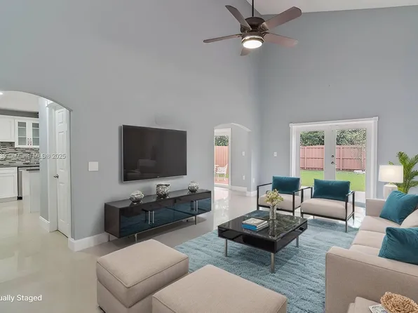 16915 SW 142nd Pl, Miami, FL 33177