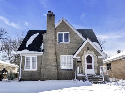 2066 South 107th STREET, West Allis, WI, 53227