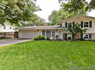 26 Lariat Dr, Springfield, IL 62702