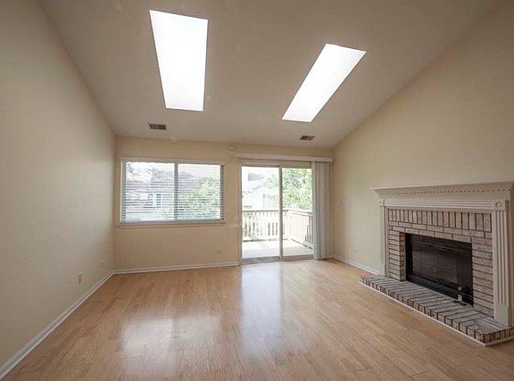 2nd image of 3086 Kentshire Cir #3086