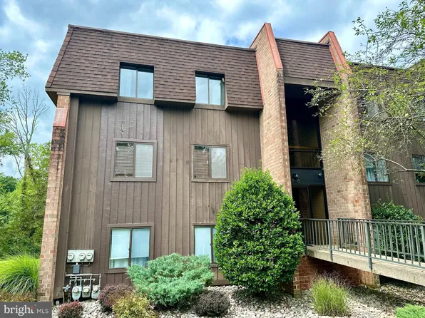 15 Hermitage Dr, New Hope, PA 18938