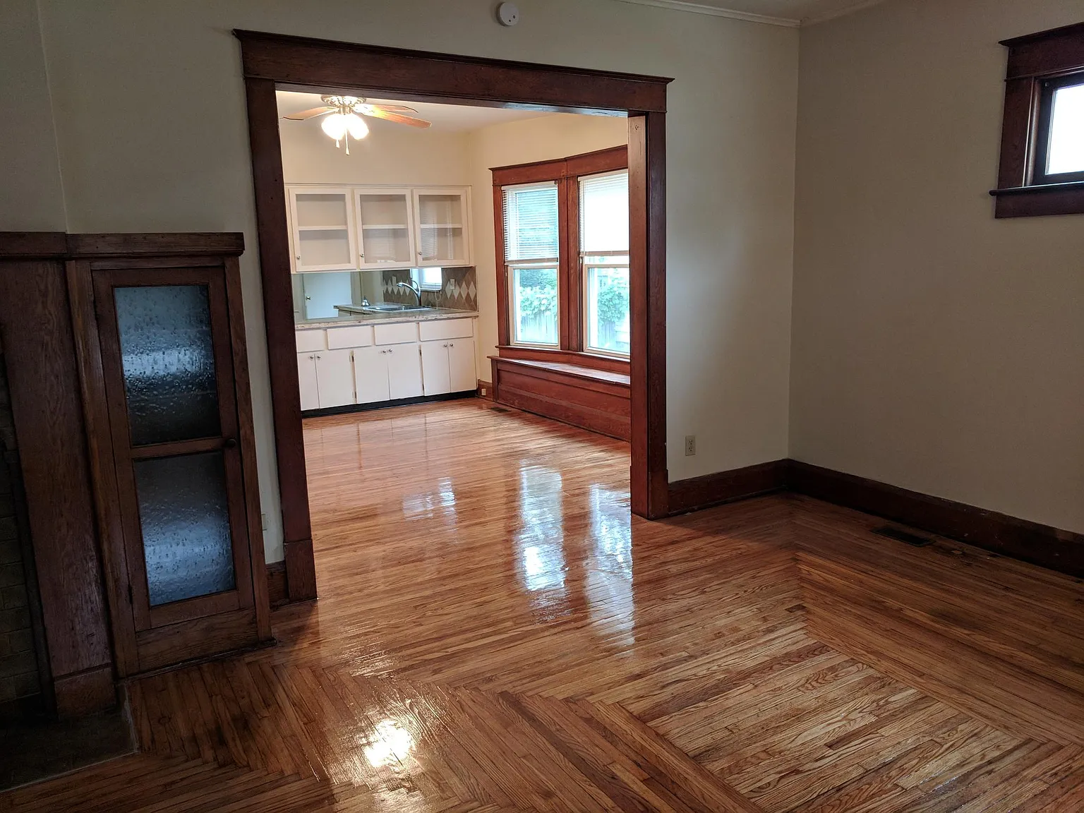 3 bed, 1200 sqft, $850 — Photo 1
