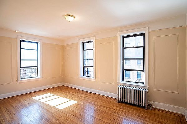 1st image of 43-33 46th St #E13
