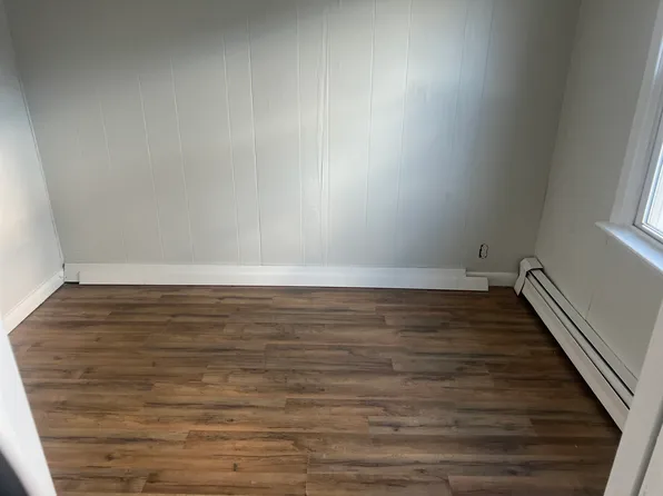 92-94 Linnett Street image 2 of 10