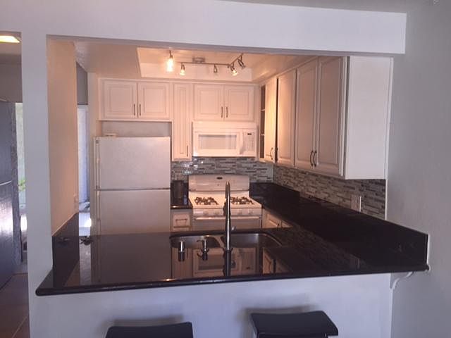 granite counters in the kitchen