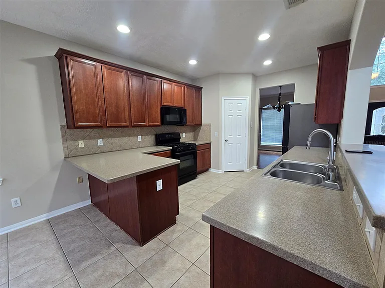 12331 Natchez Park Ln — Photo 6