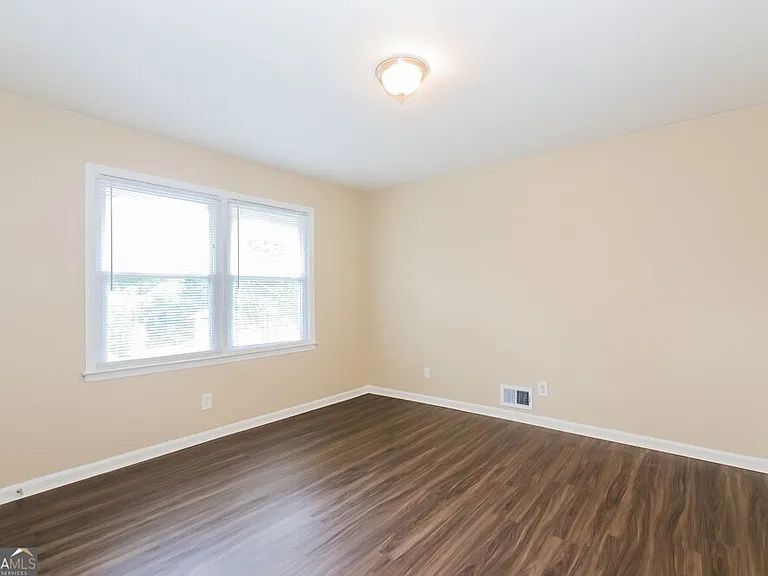 3358 Creekway Dr — Photo 12