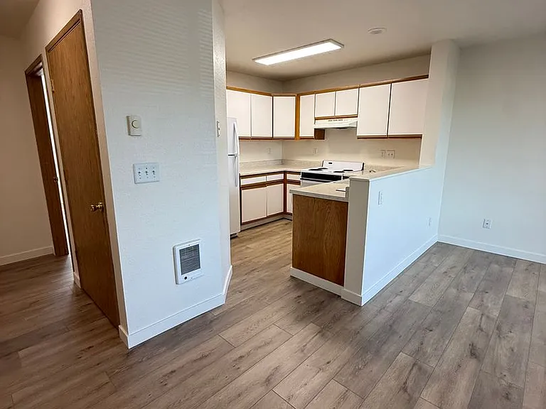 5388 N Hills Dr — Photo 2