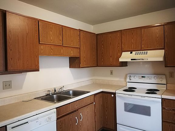 2nd image of 722 Gordon Smith Blvd #5