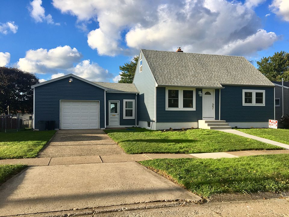 1st image of 1316 W 40th St