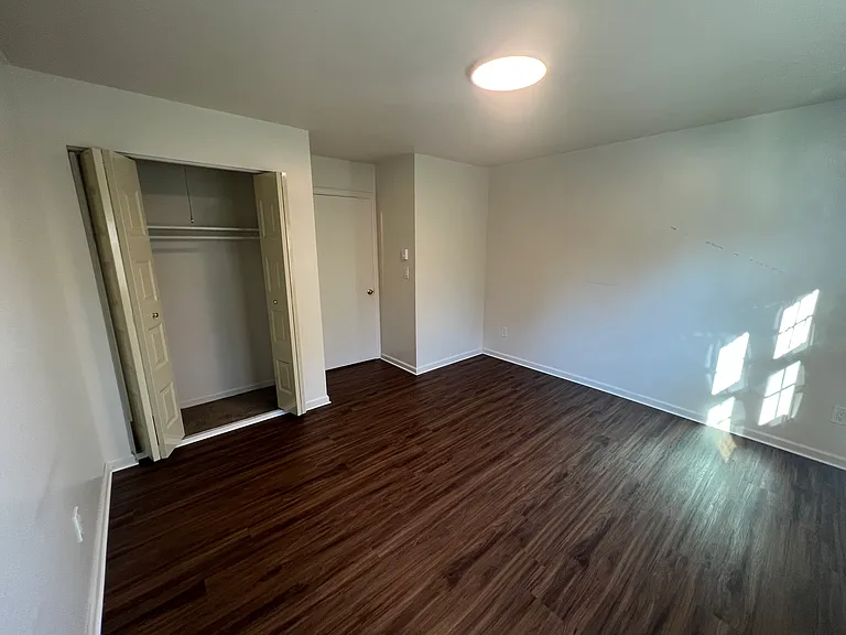 165 Pearl St — Photo 7