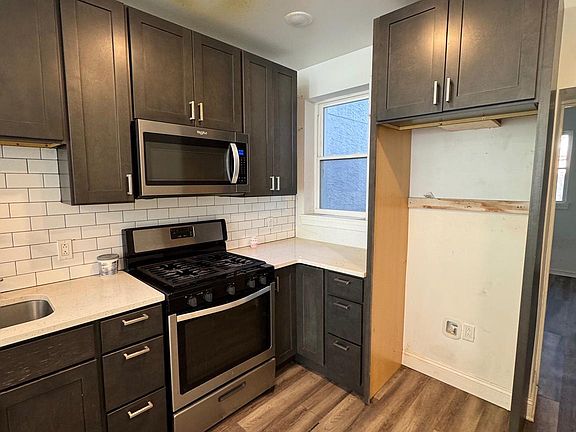 3rd image of 3727 Melon St