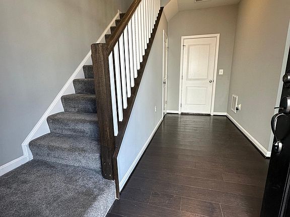 4th image of 395 Buckeye Cir