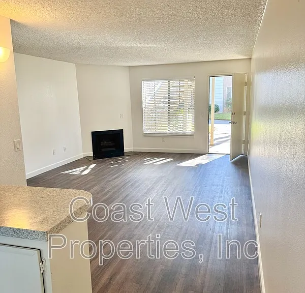 3551 Roosevelt St #C — Photo 6