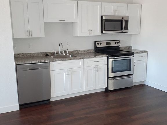 2nd image of 5408 S 44th Pl