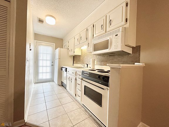 4th image of 230 Lanier Dr #75