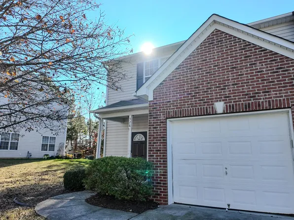 528 Summer Storm Dr, Durham, NC 27704