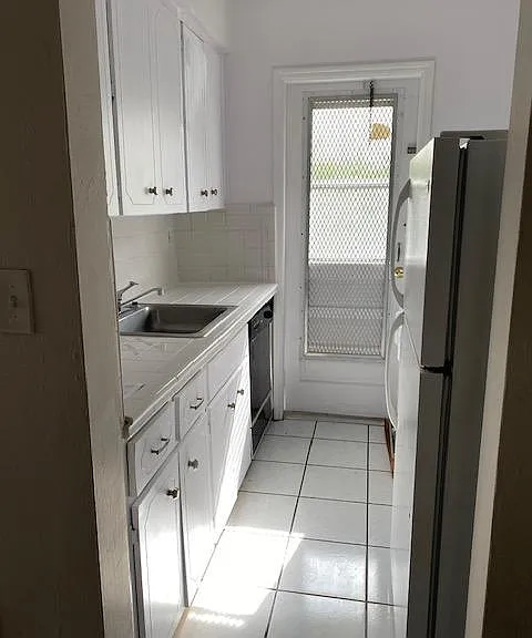 233 Phoenetia Ave #3 — Photo 5