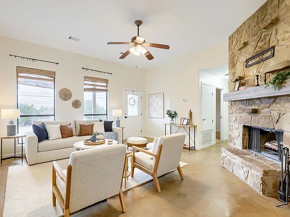 4th image of 10213 Thomas Ln