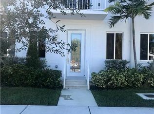 2610 NE 13th St, Miami, FL 33145